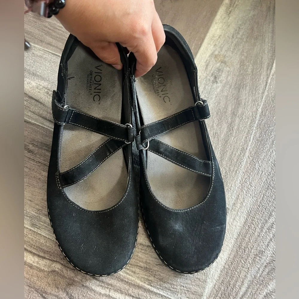 Vionic Flats - Picture 10 of 10